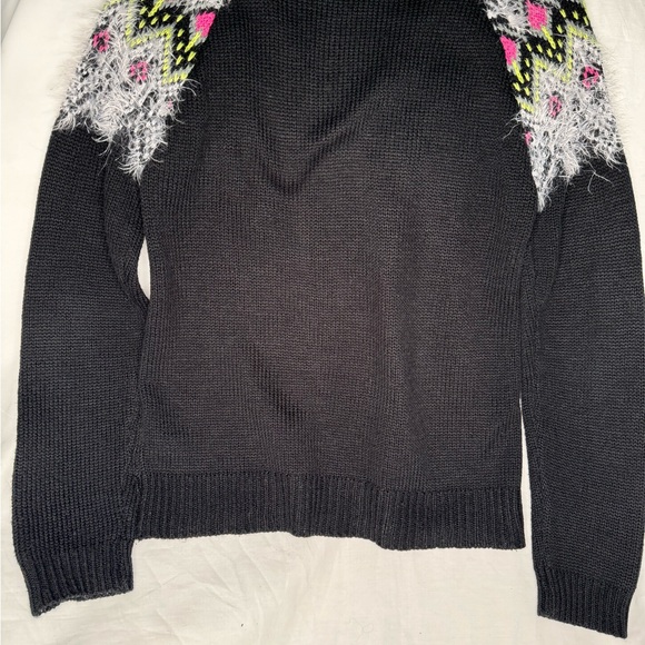 Beautiful Almost Famous Sweater with soft fuzzy fur that makes it eclectic! - Picture 5 of 5
